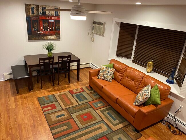 Foto del edificio - 9236 Convent Ave