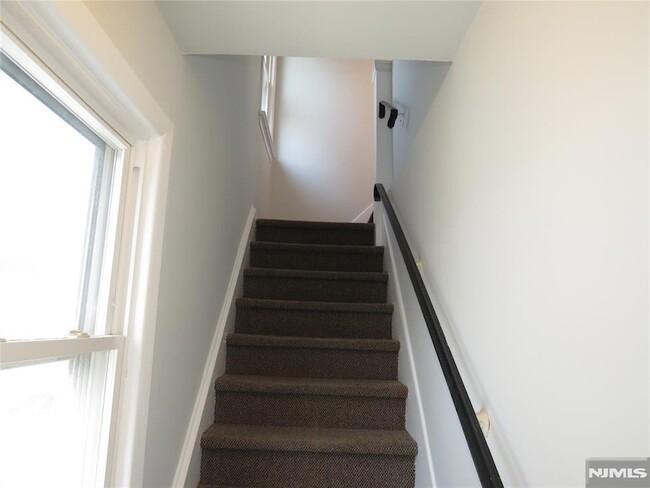 Photo - 11 Louis St House