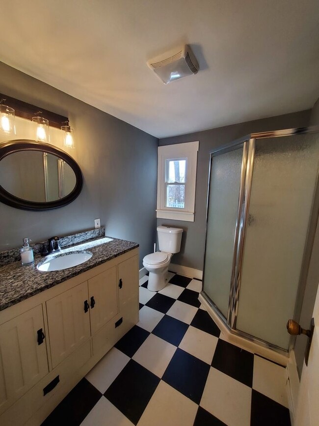 Building Photo - Four bedroom in Historical Franklin
