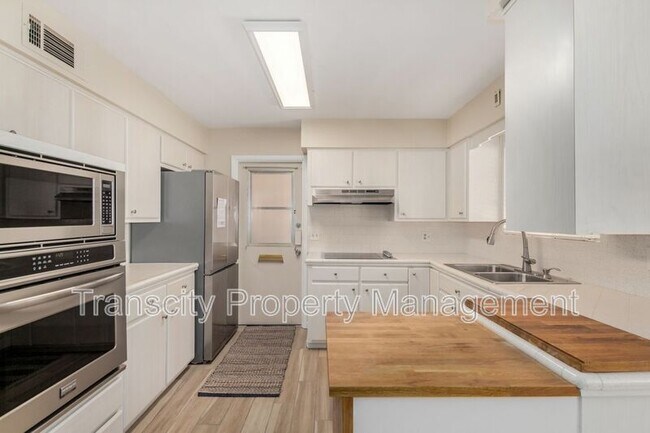 Foto del edificio - 5817 E Duncan St