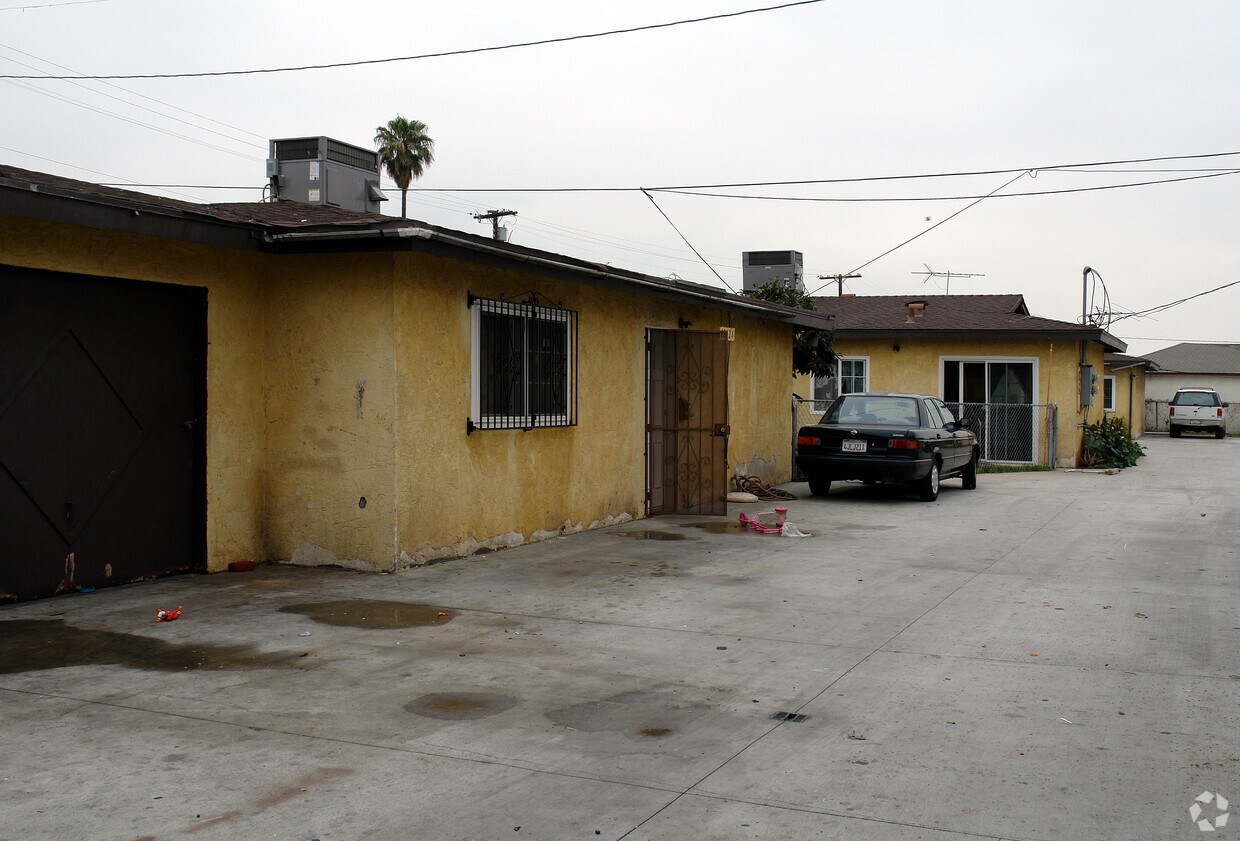 Foto del edificio - 10421 S Freeman Ave
