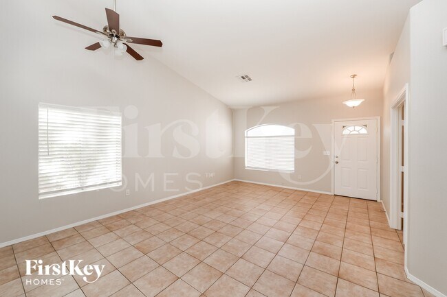Foto del edificio - 3016 Myrtle Creek Ct