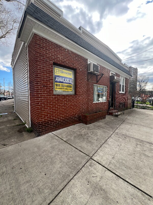 Primary Photo - 1200 Fairmount Ave