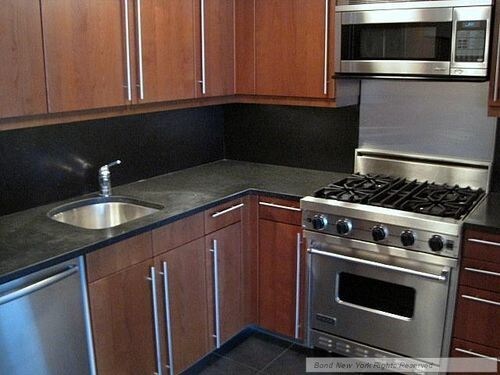 Building Photo - 247 W 87th St