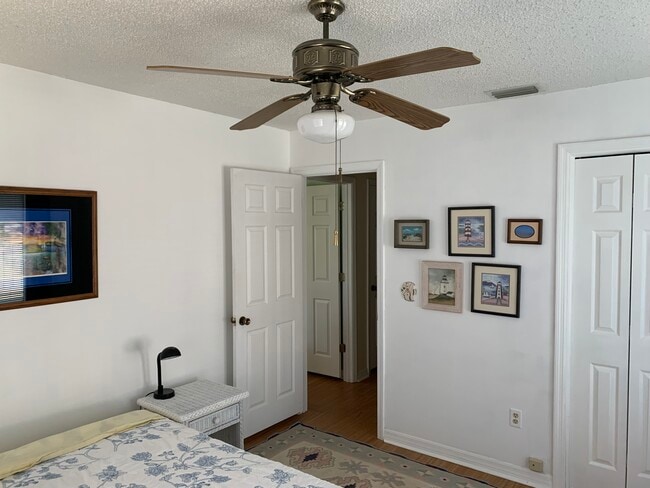 Building Photo - 10 Flagler Dr