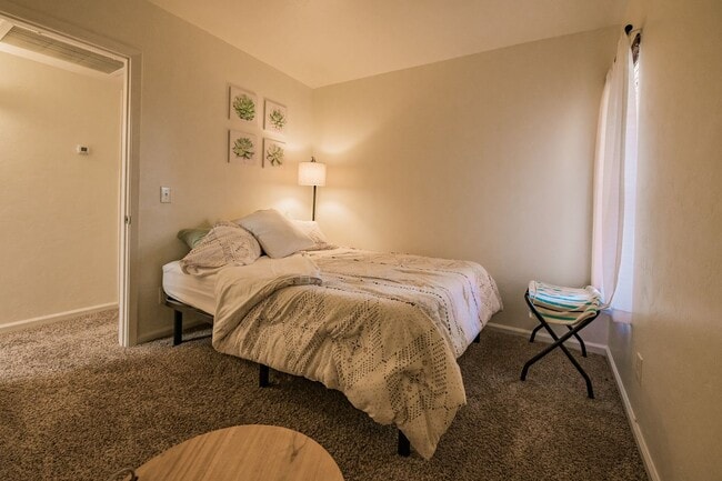 Building Photo - Move In Special- Serene 2-Bed Condo Catali...
