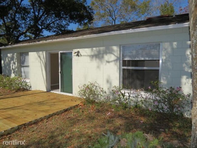 Building Photo - 3 br, 2 bath House - Valencia Gardens