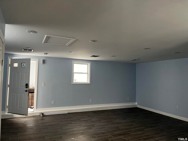 Building Photo - 91 Norman Dr