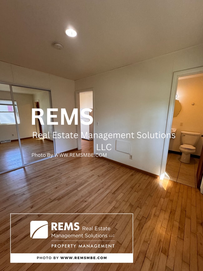 Building Photo - 500 7th St