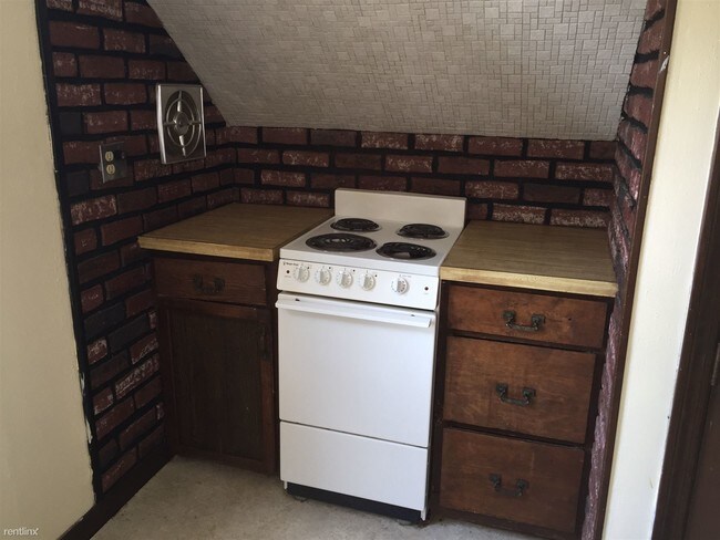 Building Photo - 2 br, 1 bath  - 25 William St Fl 3 3rd floor