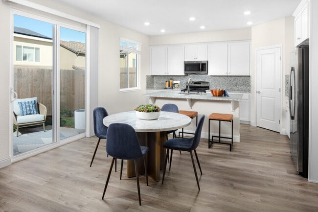 Building Photo - Tricon Twelve Bridges