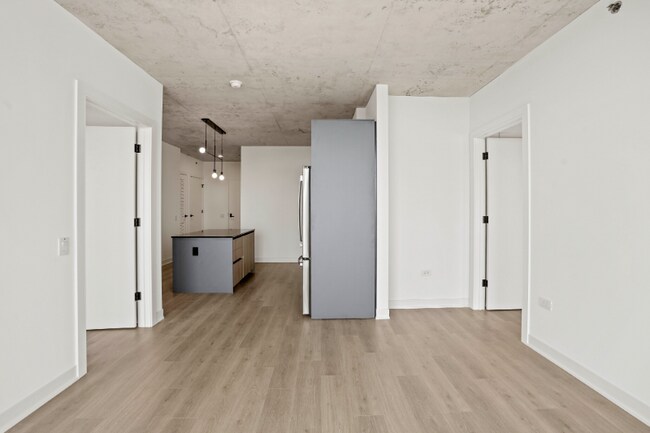 Building Photo - 254 W Polk St