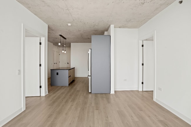 Photo - 230 W Polk St Apartment