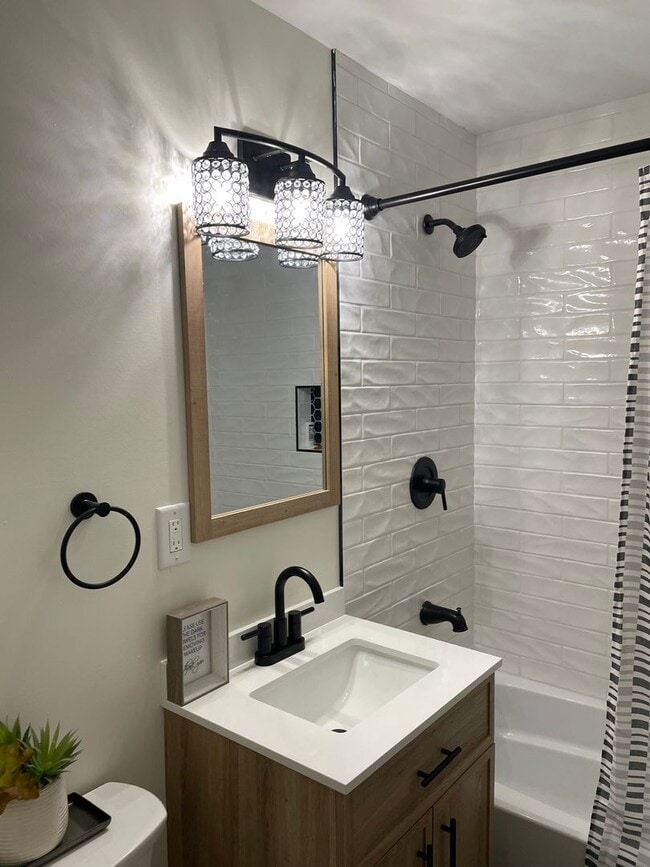 Building Photo - 1151 Floyd St