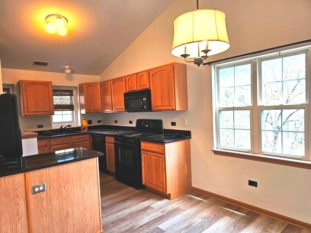 Foto del edificio - 2212 Waterleaf Ct