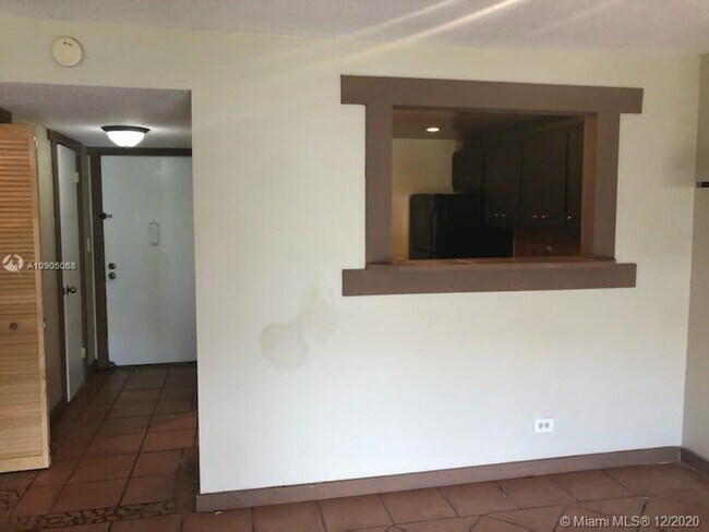 Building Photo - 8107 SW 72nd Ave