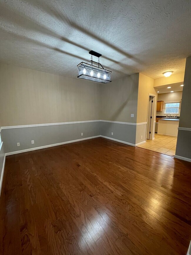 Foto del edificio - Beautiful 4 Bedroom Single Family Home - Harrison School District