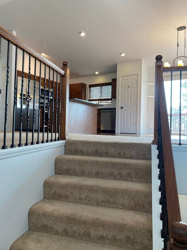Foto del edificio - 4 BEDROOM | 3 BATH | OPEN CONCEPT | OVERSI...