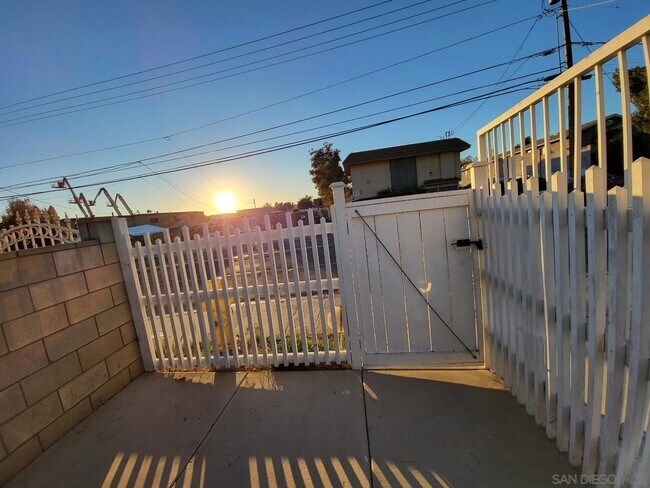 Building Photo - 3435 Helix St