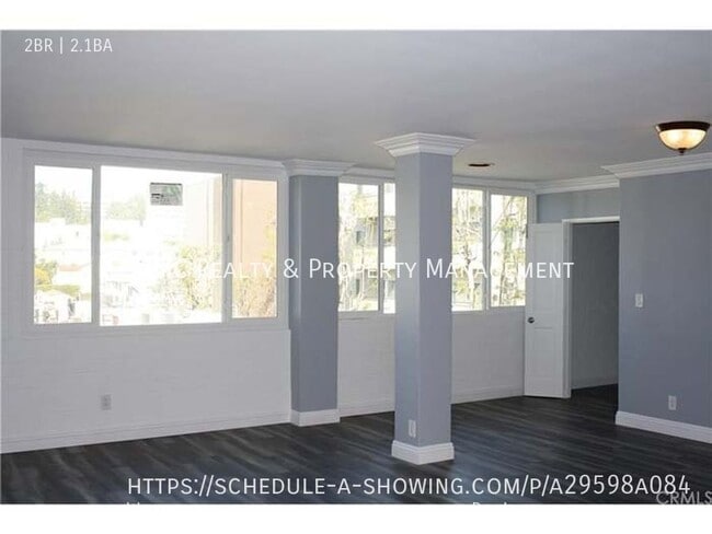 Building Photo - 540 Kelton Ave
