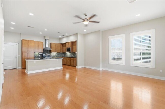 Foto del edificio - 2520 Bluebonnet Ln