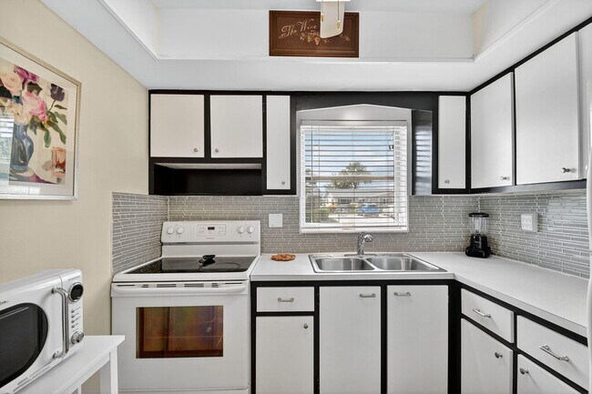 Foto del edificio - 2673 Barkley Dr E