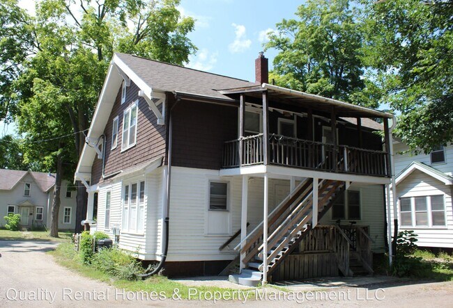 Building Photo - 725 Thomson St