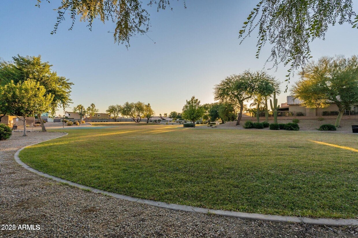 Primary Photo - 9325 E Pershing Ave