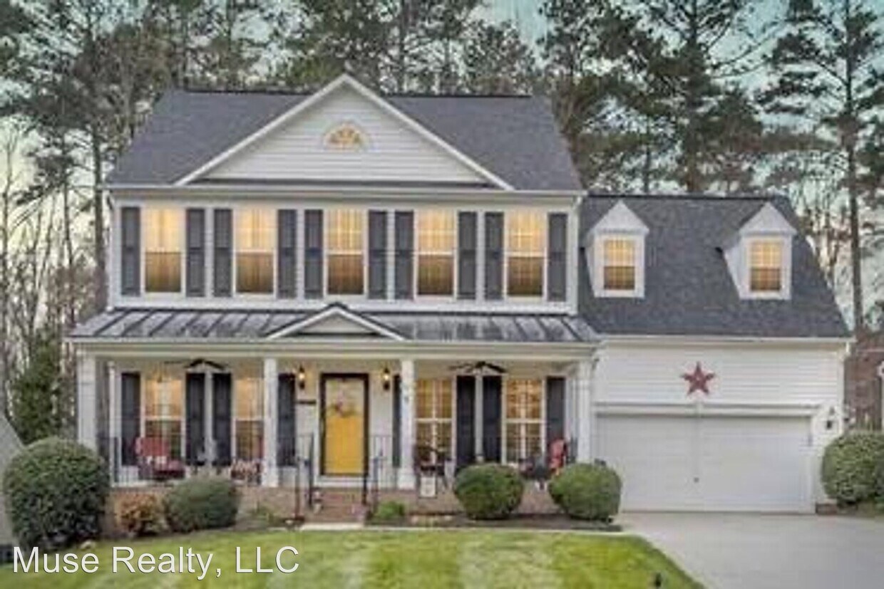 4 br, 2.5 bath House 1128 Oleander Drive House Rental in Lake Wylie