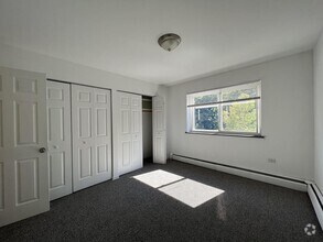 Building Photo - 736 W Buena Ave
