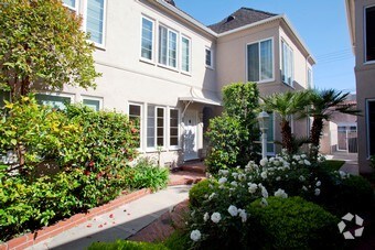 Foto principal - 9350 1/2 W Olympic Blvd