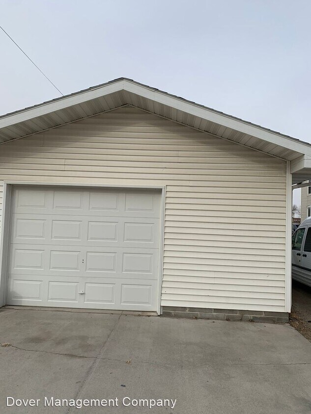 Building Photo - 3 br, 2 bath House - 411 S 1st