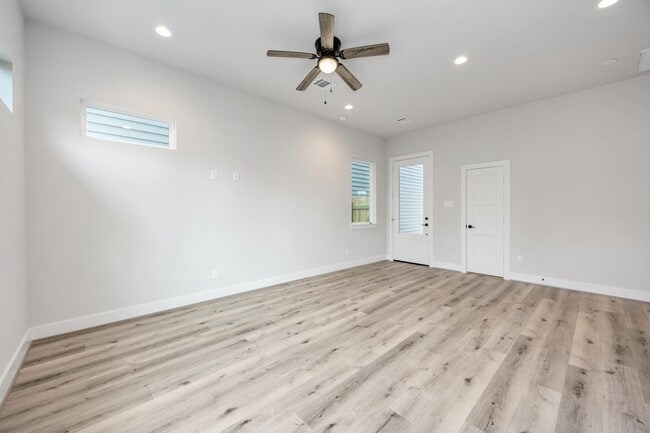 Building Photo - Bauman Heights