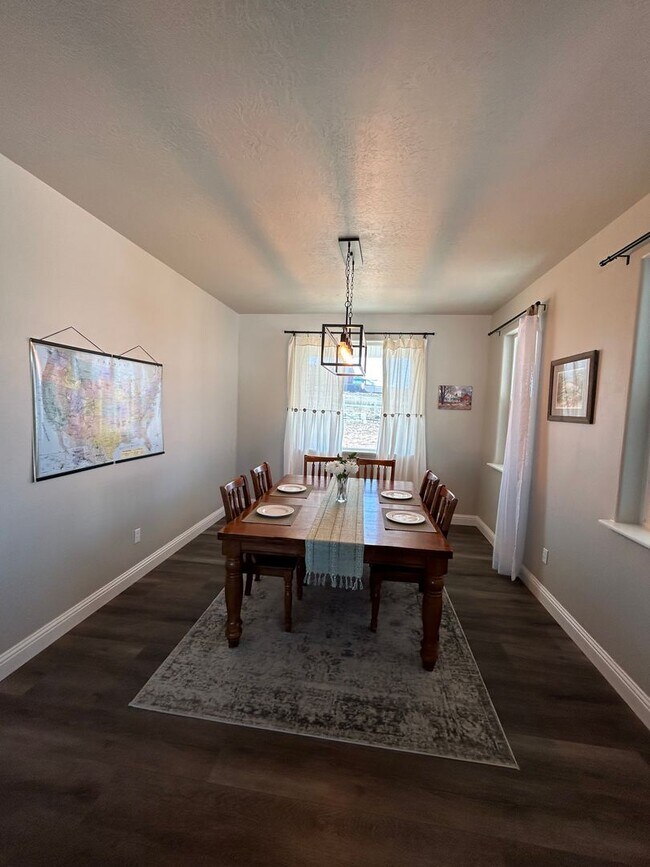 Foto del edificio - Large Beautiful home in Spring Creek