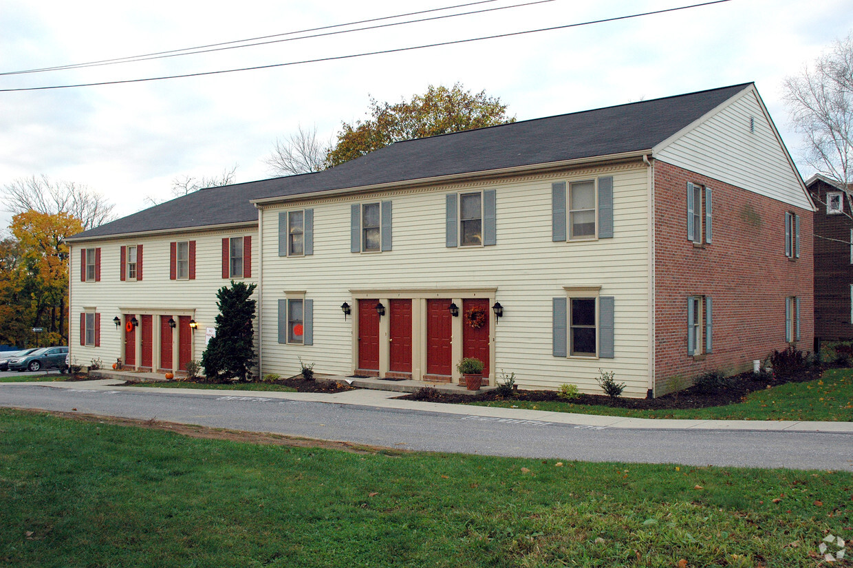 Primary Photo - Park Street Apartments