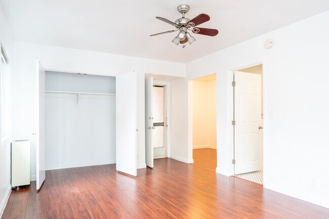Building Photo - 823 S Serrano Ave