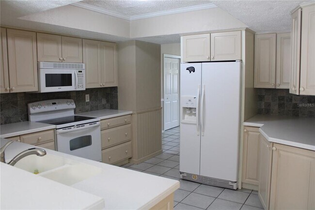 Building Photo - 4215 18th Ave Dr W