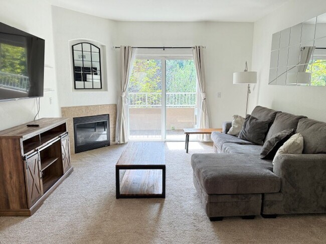Foto del edificio - Rare Furnished 2BR/2BA Condo with Balcony, Fireplace & Resort-Style Amenities in Rancho Mission T...
