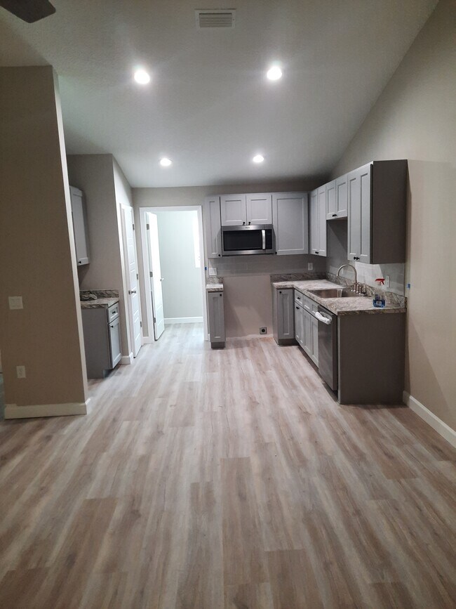 Kitchen - 2203 Karl St