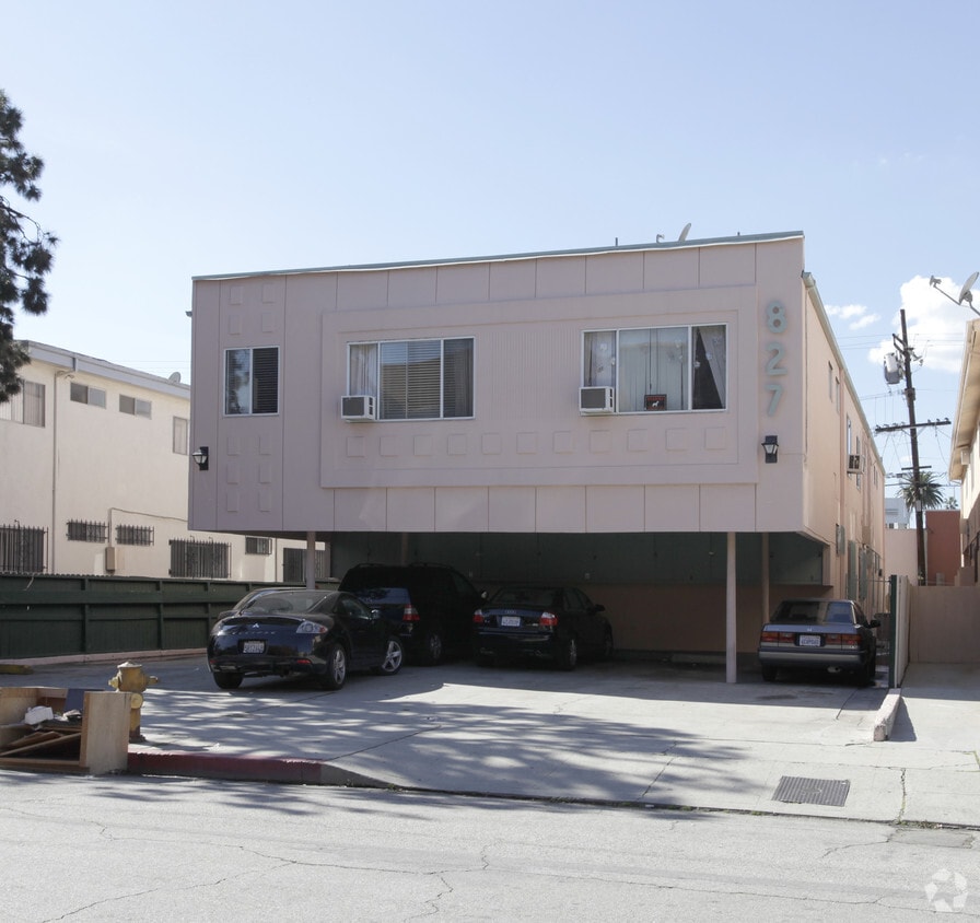 Foto del edificio - 827 N Hudson Ave