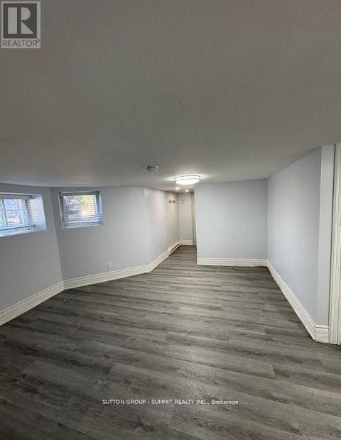 Photo du bâtiment - 75 McIntyre Crescent