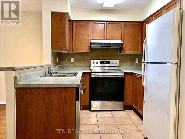 Building Photo - 39 Oneida Crescent