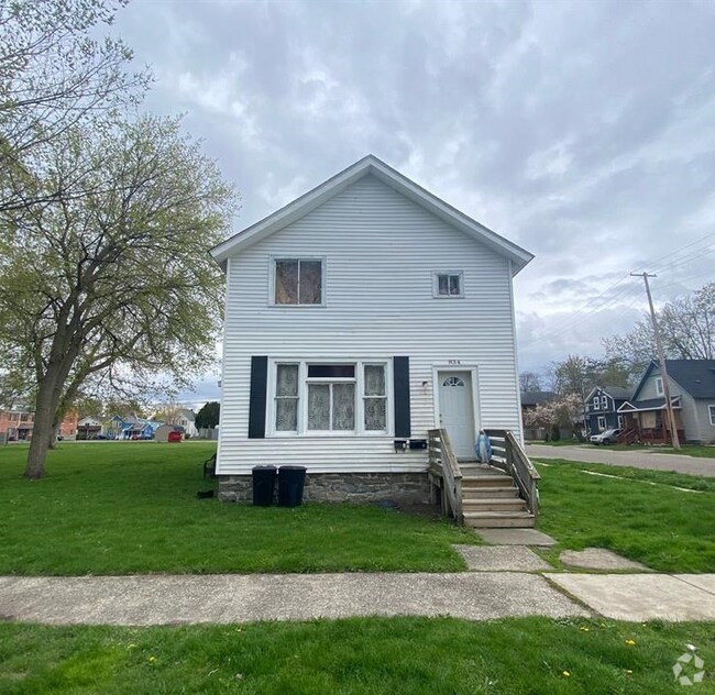 Building Photo - 834 Pine St