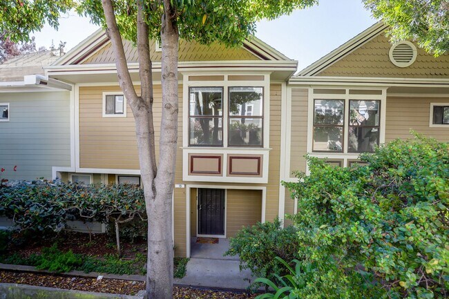Foto del edificio - Sunny Potrero Hill 3BR / 1BA Townhome | Private Yard | YouTube Tour