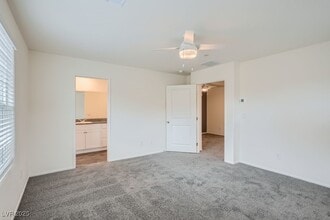 Building Photo - 347 Summer Sparrow Ave