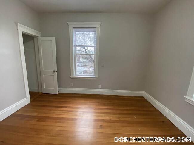 Building Photo - 39 Harwood St