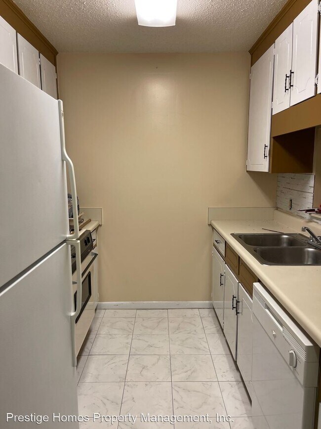 Building Photo - 2 br, 1.5 bath House - 204 Candlebrook Drive
