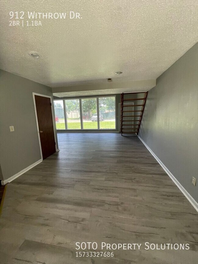 Foto del edificio - 912 Withrow Dr