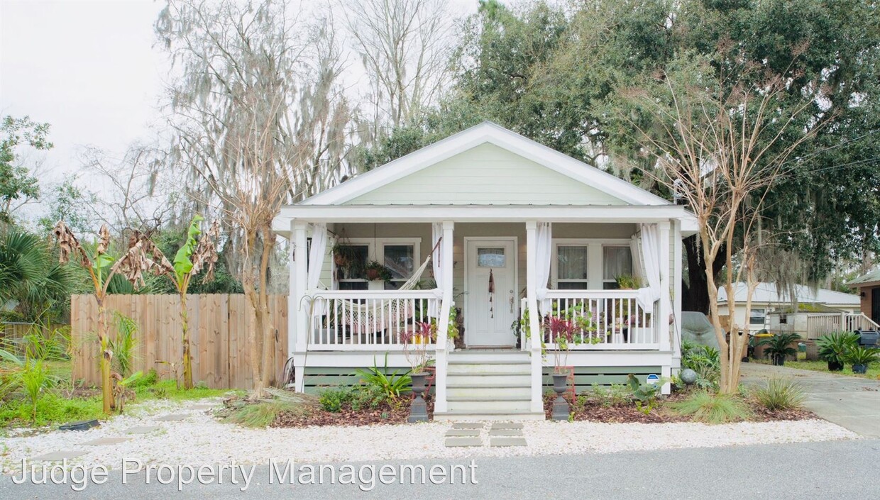 Primary Photo - 2 br, 2 bath House - 3223 Cedar St