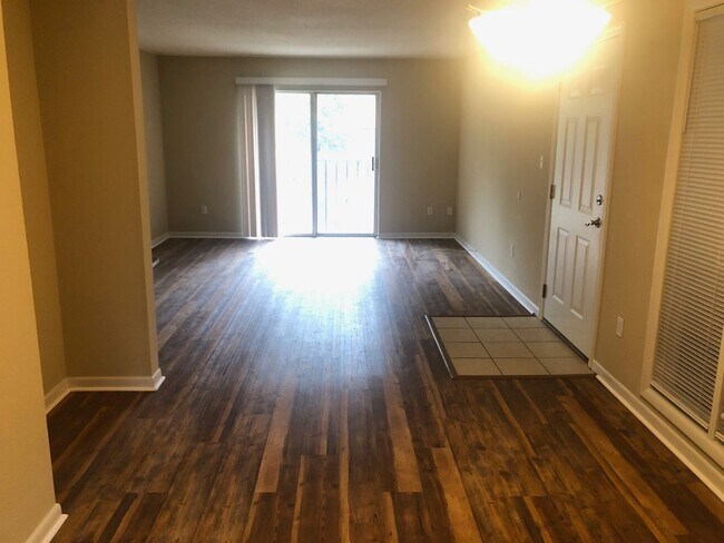 Foto del edificio - Great location, 2/2 close to UF , Shopping...